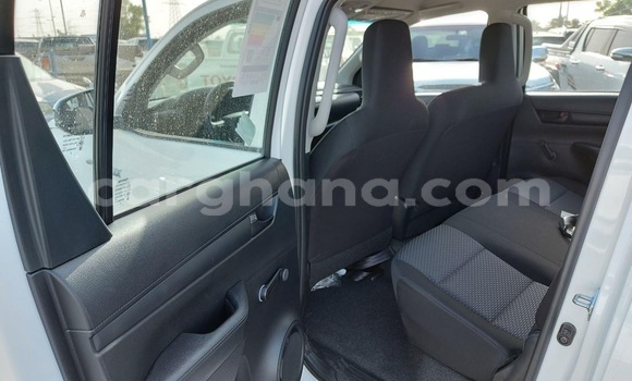 Buy Used Toyota Hilux White Car in Tema in Greater Accra Buy Used Toyota Hilux White Car in Tema in Greater Accra