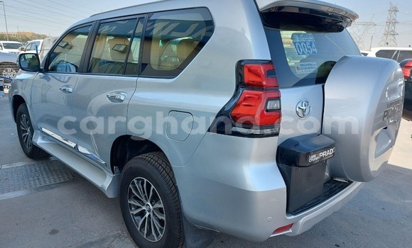 Sayi Na hannu Toyota Land Cruiser Prado Azurfa Mota in Tema a Greater Accra Sayi Na hannu Toyota Land Cruiser Prado Azurfa Mota in Tema a Greater Accra