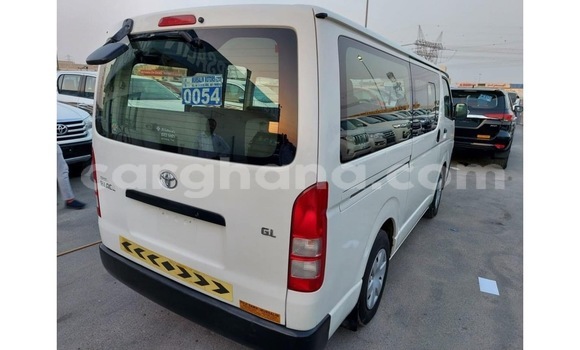 Sayi Na hannu Toyota Hiace White Mota in Tema a Greater Accra Sayi Na hannu Toyota Hiace White Mota in Tema a Greater Accra