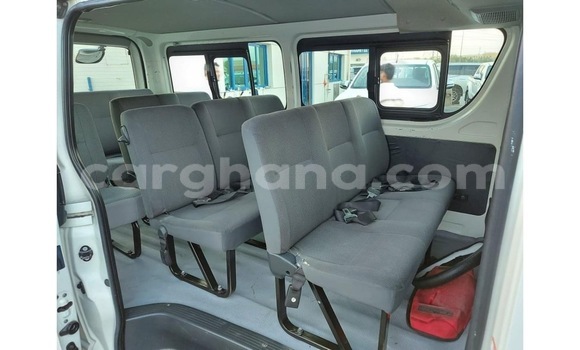 Sayi Na hannu Toyota Hiace White Mota in Tema a Greater Accra Sayi Na hannu Toyota Hiace White Mota in Tema a Greater Accra