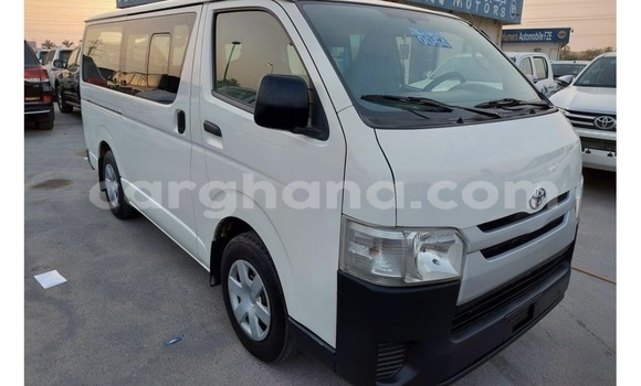 Sayi Na hannu Toyota Hiace White Mota in Tema a Greater Accra Sayi Na hannu Toyota Hiace White Mota in Tema a Greater Accra