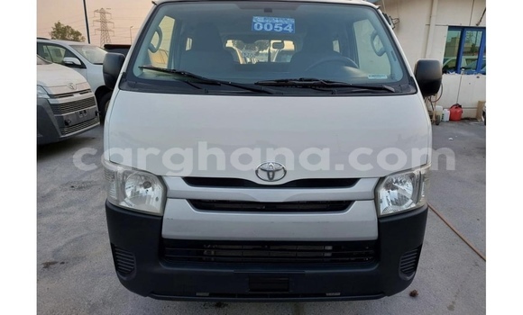 Sayi Na hannu Toyota Hiace White Mota in Tema a Greater Accra Sayi Na hannu Toyota Hiace White Mota in Tema a Greater Accra