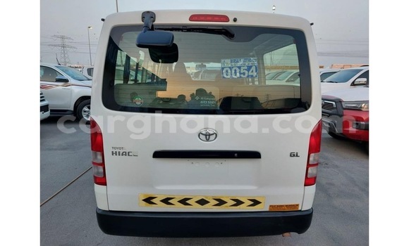 Sayi Na hannu Toyota Hiace White Mota in Tema a Greater Accra Sayi Na hannu Toyota Hiace White Mota in Tema a Greater Accra