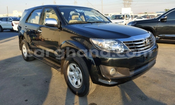 Ra Àlòkù Toyota Fortuner Black Ọkọ̀ in Tema ni Greater Accra Ra Àlòkù Toyota Fortuner Black Ọkọ̀ in Tema ni Greater Accra