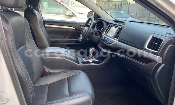 Sayi Na hannu Toyota Highlander White Mota in Accra a Greater Accra Sayi Na hannu Toyota Highlander White Mota in Accra a Greater Accra