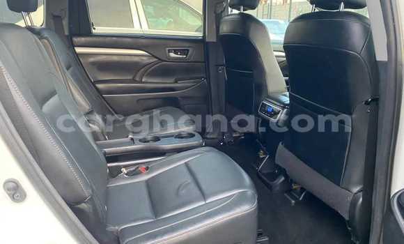 Sayi Na hannu Toyota Highlander White Mota in Accra a Greater Accra Sayi Na hannu Toyota Highlander White Mota in Accra a Greater Accra