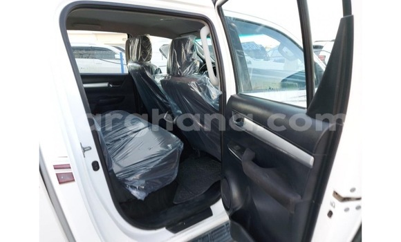 Buy Used Toyota Hilux White Car in Tema in Greater Accra Buy Used Toyota Hilux White Car in Tema in Greater Accra