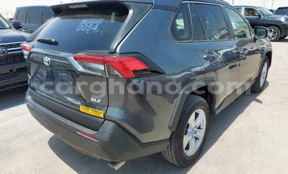 Ra Àlòkù Toyota RAV4 Black Ọkọ̀ in Tema ni Greater Accra
