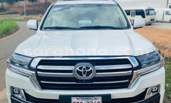 Ra Àlòkù Toyota Land Cruiser Prado funfun Ọkọ̀ in Kumasi ni Ashanti Ra Àlòkù Toyota Land Cruiser Prado funfun Ọkọ̀ in Kumasi ni Ashanti