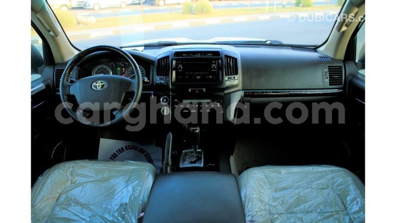 Big with watermark toyota land cruiser ashanti import dubai 45029