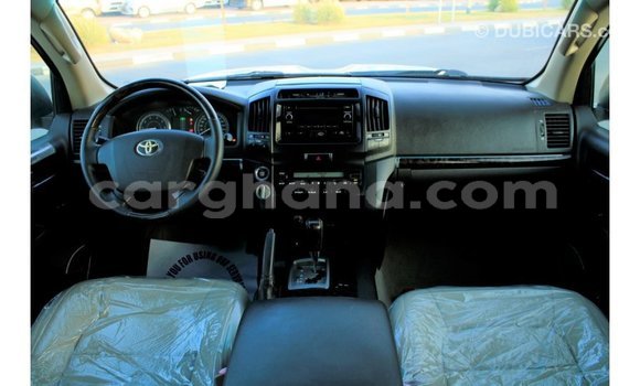 Sayi Imported Toyota Land Cruiser White Mota in Import - Dubai a Ashanti Sayi Imported Toyota Land Cruiser White Mota in Import - Dubai a Ashanti
