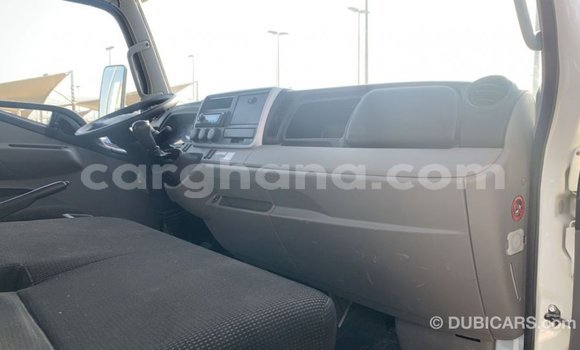 Ra Imported Mitsubishi i funfun Ọkọ̀ in Import - Dubai ni Ashanti Ra Imported Mitsubishi i funfun Ọkọ̀ in Import - Dubai ni Ashanti