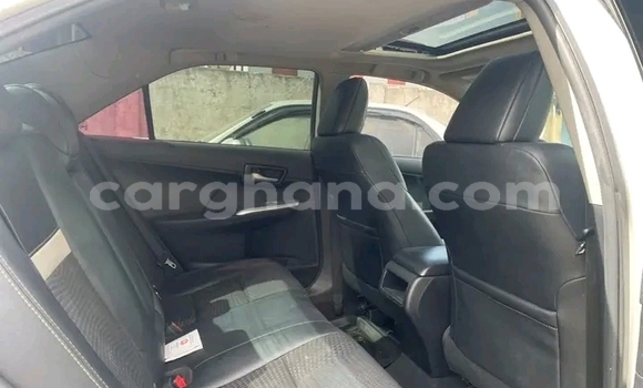 Sayi Na hannu Toyota Camry White Mota in Accra a Greater Accra Sayi Na hannu Toyota Camry White Mota in Accra a Greater Accra