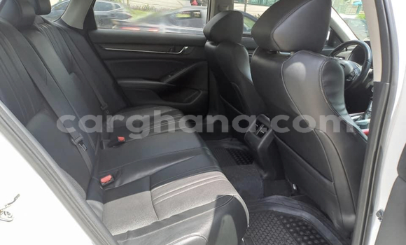 Sayi Na hannu Honda Accord White Mota in Accra a Greater Accra Sayi Na hannu Honda Accord White Mota in Accra a Greater Accra
