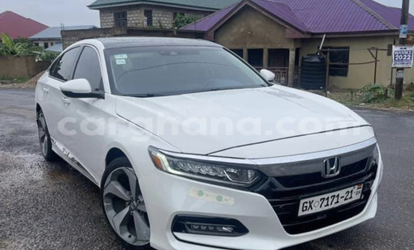Sayi Na hannu Honda Accord White Mota in Accra a Greater Accra Sayi Na hannu Honda Accord White Mota in Accra a Greater Accra