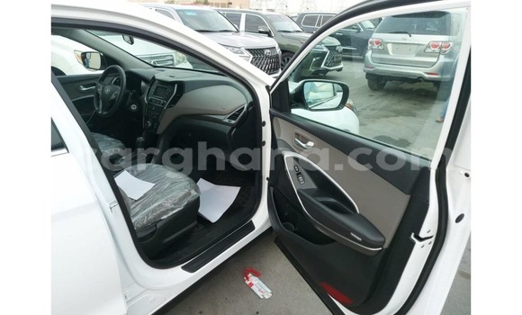 Buy Used Hyundai Santa Fe White Car in Accra in Greater Accra Buy Used Hyundai Santa Fe White Car in Accra in Greater Accra
