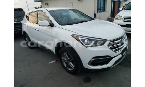 Buy Used Hyundai Santa Fe White Car in Accra in Greater Accra Buy Used Hyundai Santa Fe White Car in Accra in Greater Accra