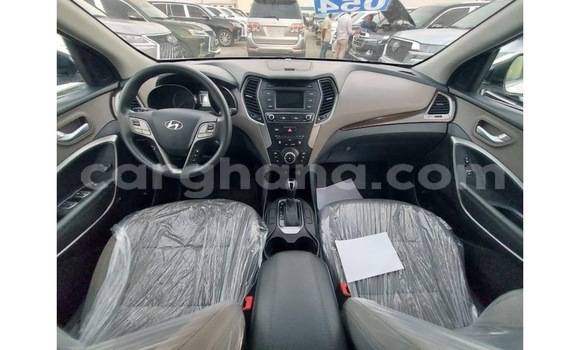 Buy Used Hyundai Santa Fe White Car in Accra in Greater Accra Buy Used Hyundai Santa Fe White Car in Accra in Greater Accra