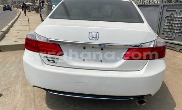Sayi Na hannu Honda Accord White Mota in Accra a Greater Accra Sayi Na hannu Honda Accord White Mota in Accra a Greater Accra