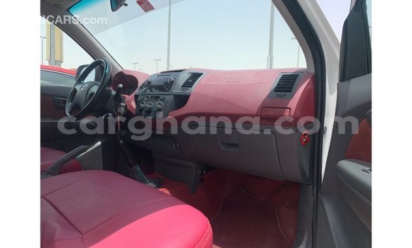 Ra Imported Toyota Hilux funfun Ọkọ̀ in Import - Dubai ni Ashanti Ra Imported Toyota Hilux funfun Ọkọ̀ in Import - Dubai ni Ashanti