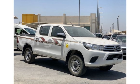 Ra Imported Toyota Hilux funfun Ọkọ̀ in Import - Dubai ni Ashanti Ra Imported Toyota Hilux funfun Ọkọ̀ in Import - Dubai ni Ashanti