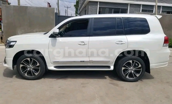 Sayi Na hannu Toyota Land Cruiser White Mota in Accra a Greater Accra Sayi Na hannu Toyota Land Cruiser White Mota in Accra a Greater Accra