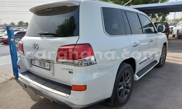 Sayi Na hannu Lexus LX 570 White Mota in Accra a Greater Accra Sayi Na hannu Lexus LX 570 White Mota in Accra a Greater Accra