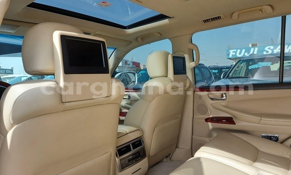 Sayi Na hannu Lexus LX 570 White Mota in Accra a Greater Accra Sayi Na hannu Lexus LX 570 White Mota in Accra a Greater Accra