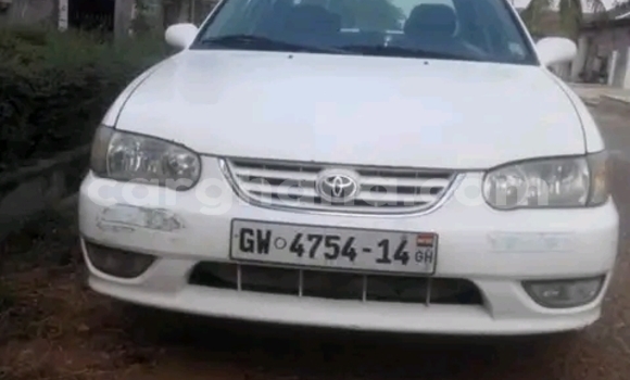 Sayi Na hannu Toyota Corolla White Mota in Accra a Greater Accra Sayi Na hannu Toyota Corolla White Mota in Accra a Greater Accra