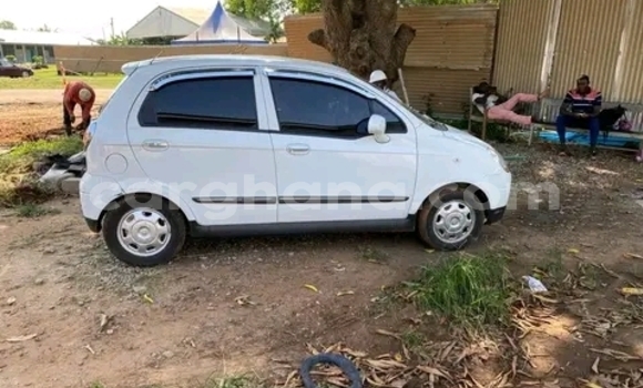 Buy Used Mazda Mazda 5 White Car in Accra in Greater Accra