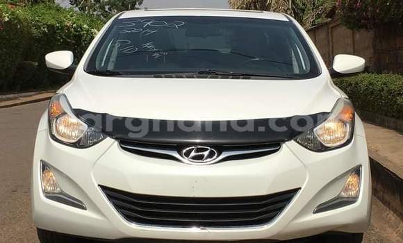 Sayi Na hannu Hyundai Elantra White Mota in Accra a Greater Accra