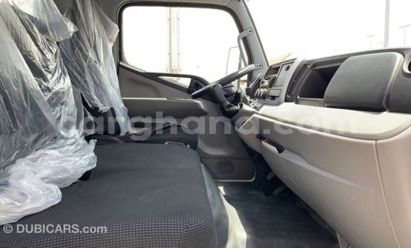 Ra Imported Mitsubishi i funfun Ọkọ̀ in Import - Dubai ni Ashanti Ra Imported Mitsubishi i funfun Ọkọ̀ in Import - Dubai ni Ashanti