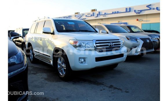 Ra Imported Toyota Land Cruiser funfun Ọkọ̀ in Import - Dubai ni Ashanti Ra Imported Toyota Land Cruiser funfun Ọkọ̀ in Import - Dubai ni Ashanti
