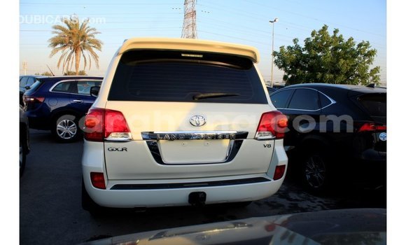 Ra Imported Toyota Land Cruiser funfun Ọkọ̀ in Import - Dubai ni Ashanti Ra Imported Toyota Land Cruiser funfun Ọkọ̀ in Import - Dubai ni Ashanti