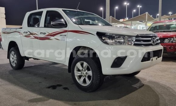 Sayi Imported Toyota Hilux White Mota in Import - Dubai a Ashanti Sayi Imported Toyota Hilux White Mota in Import - Dubai a Ashanti