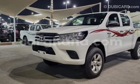 Sayi Imported Toyota Hilux White Mota in Import - Dubai a Ashanti Sayi Imported Toyota Hilux White Mota in Import - Dubai a Ashanti