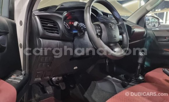 Sayi Imported Toyota Hilux White Mota in Import - Dubai a Ashanti Sayi Imported Toyota Hilux White Mota in Import - Dubai a Ashanti