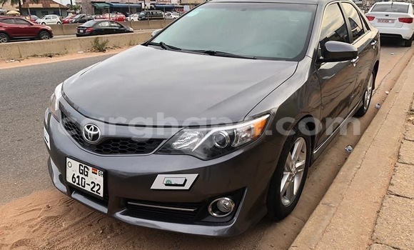 Buy Used Toyota Camry White Car in Accra in Greater Accra