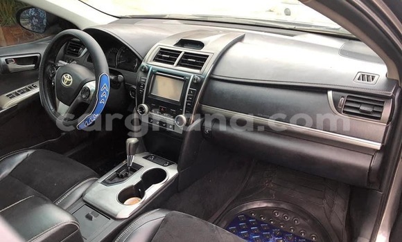 Sayi Na hannu Toyota Camry White Mota in Accra a Greater Accra Sayi Na hannu Toyota Camry White Mota in Accra a Greater Accra