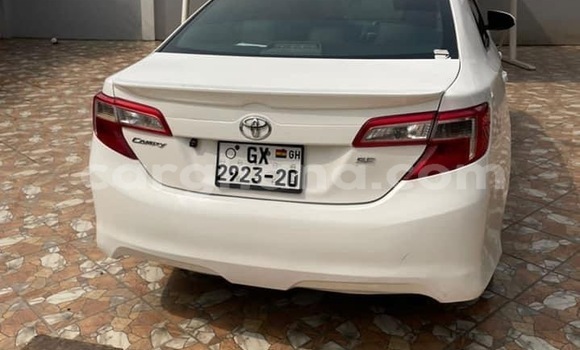 Sayi Na hannu Toyota Camry White Mota in Accra a Greater Accra Sayi Na hannu Toyota Camry White Mota in Accra a Greater Accra