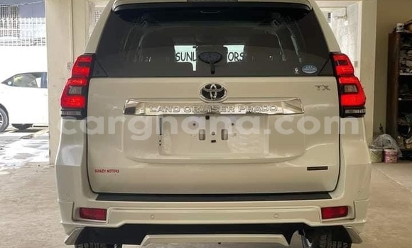 Sayi Na hannu Toyota Land Cruiser Prado White Mota in Accra a Greater Accra Sayi Na hannu Toyota Land Cruiser Prado White Mota in Accra a Greater Accra