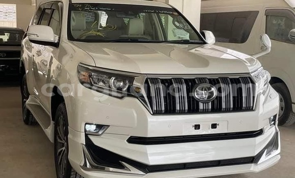 Sayi Na hannu Toyota Land Cruiser Prado White Mota in Accra a Greater Accra Sayi Na hannu Toyota Land Cruiser Prado White Mota in Accra a Greater Accra
