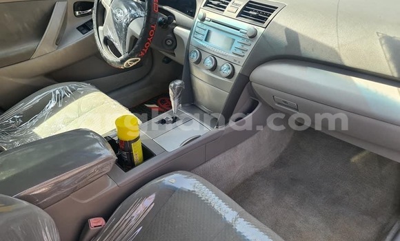 Sayi Na hannu Toyota Camry Azurfa Mota in Accra a Greater Accra Sayi Na hannu Toyota Camry Azurfa Mota in Accra a Greater Accra