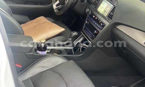 Sayi Na hannu Hyundai Sonata White Mota in Accra a Greater Accra Sayi Na hannu Hyundai Sonata White Mota in Accra a Greater Accra