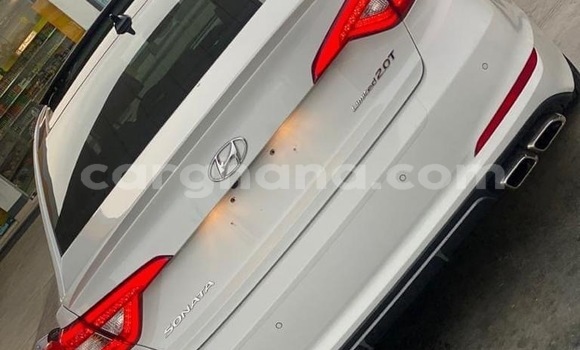 Sayi Na hannu Hyundai Sonata White Mota in Accra a Greater Accra Sayi Na hannu Hyundai Sonata White Mota in Accra a Greater Accra