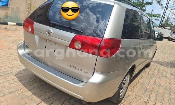 Buy Used Toyota Sienna Silver Car in Accra in Greater Accra Buy Used Toyota Sienna Silver Car in Accra in Greater Accra