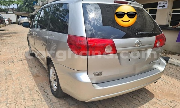 Buy Used Toyota Sienna Silver Car in Accra in Greater Accra Buy Used Toyota Sienna Silver Car in Accra in Greater Accra