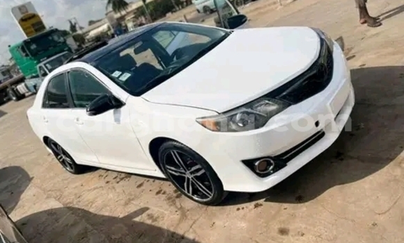 Buy Used Toyota Camry White Car in Accra in Greater Accra Buy Used Toyota Camry White Car in Accra in Greater Accra