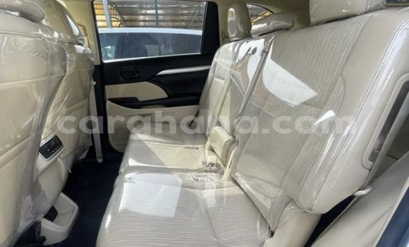 Buy Used Toyota Highlander White Car in Accra in Greater Accra Buy Used Toyota Highlander White Car in Accra in Greater Accra