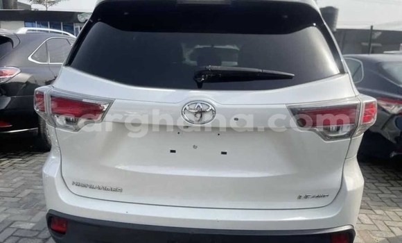 Buy Used Toyota Highlander White Car in Accra in Greater Accra Buy Used Toyota Highlander White Car in Accra in Greater Accra